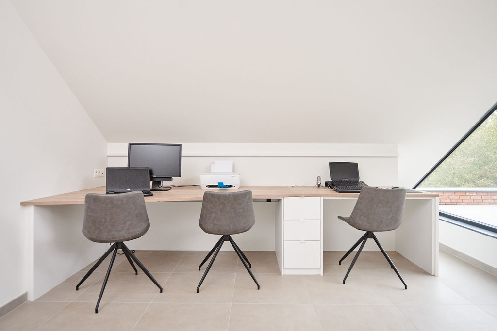 bureau inrichten kasten op maat