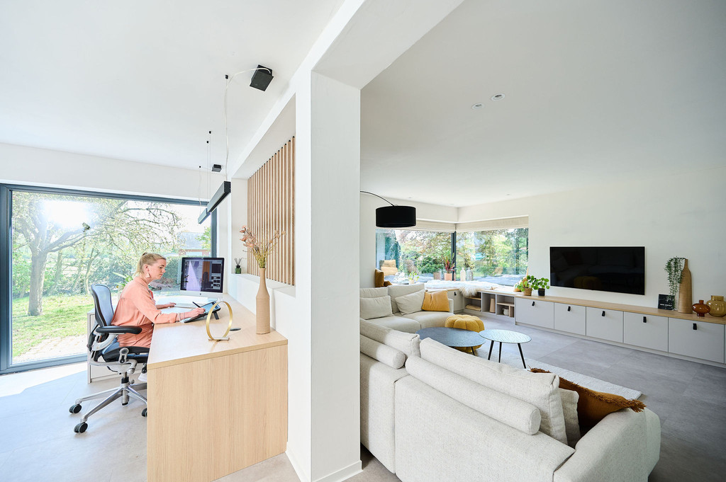 Bureau sur mesure dans l'espace de vie