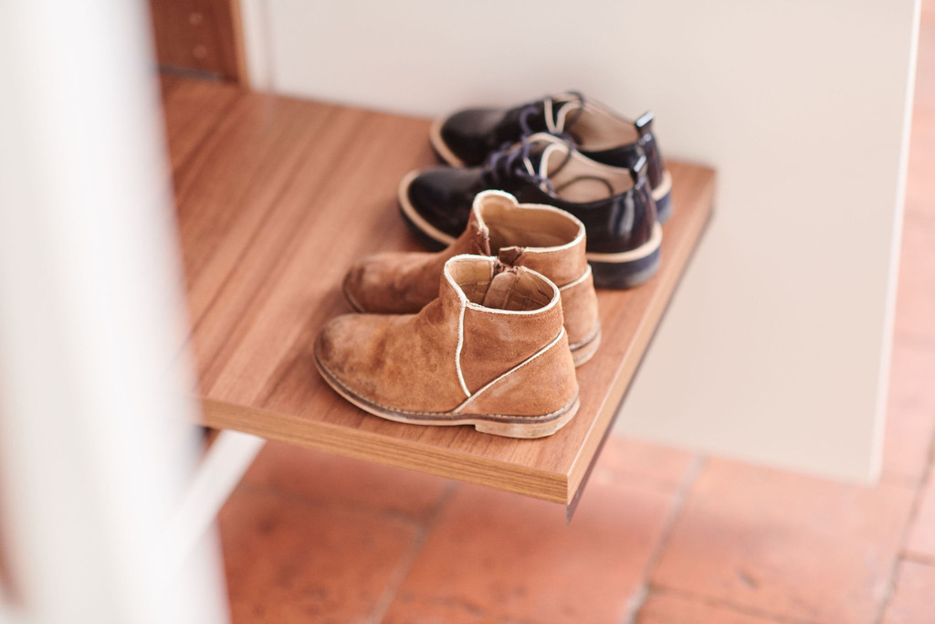 Vestiaire halkast inrichten planken schoenen op maat