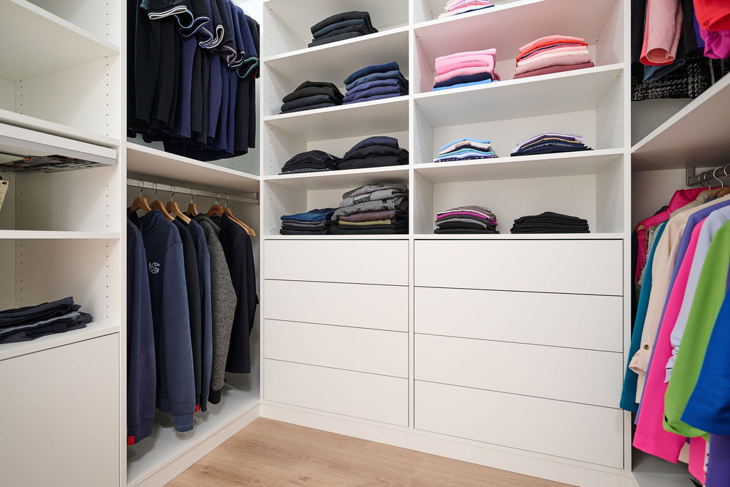 Witte inloopdressing van Felice met legvlakken en laden