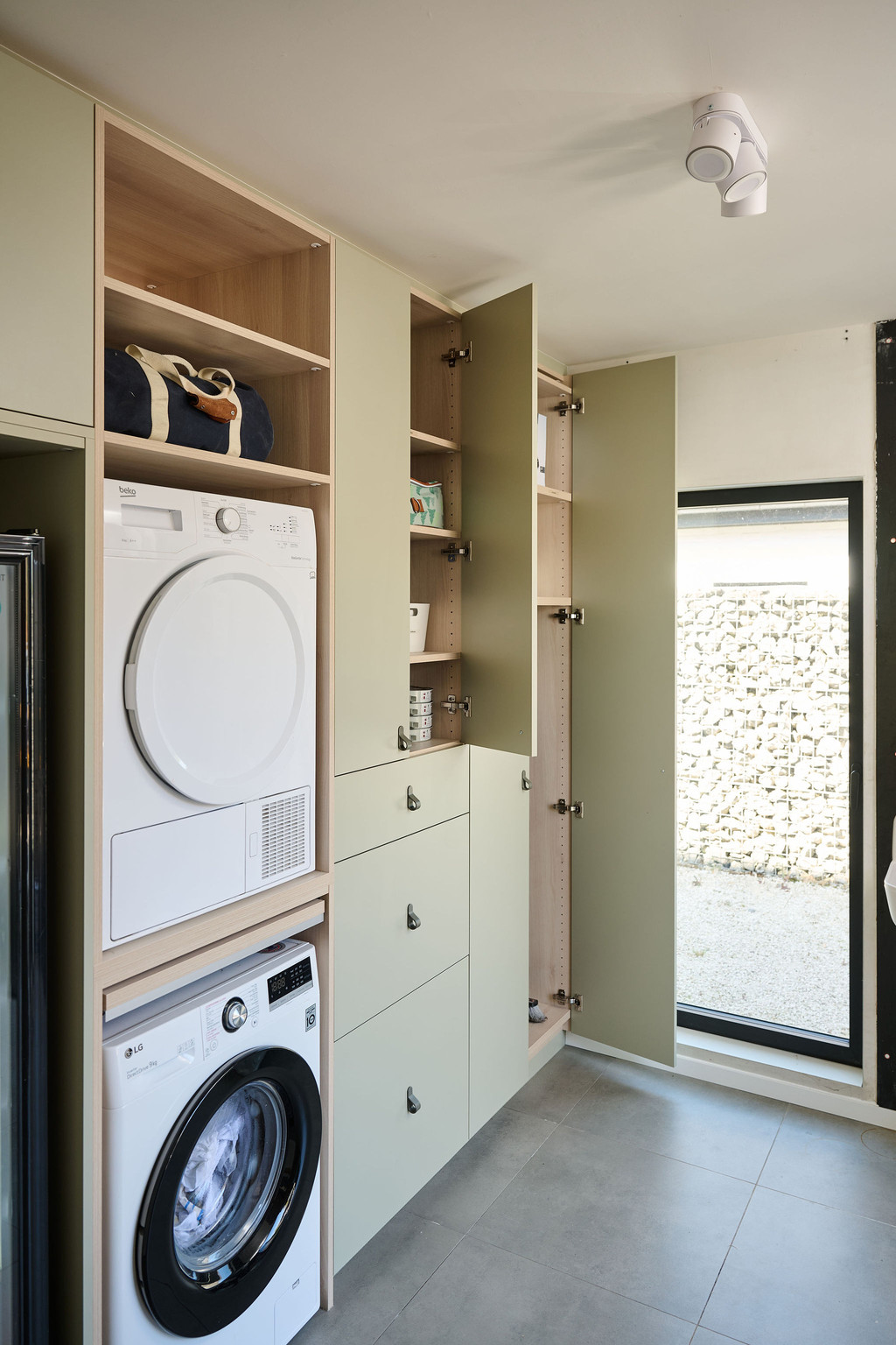 Alles in orde - Bergingkast op maat voor wasmachine en droogkast