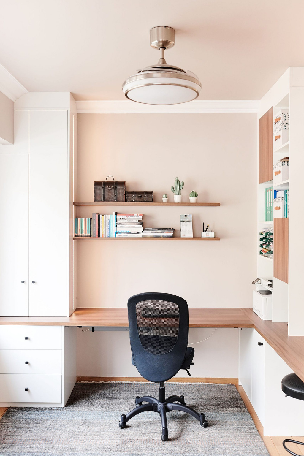 houten bureau inrichten kasten op maat