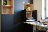 Armoire de bureau sur mesure avec plateau imprimante coulissant et niche ouverte en décor bois