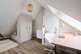 dressing et bureau sous pente rangement rose pastel