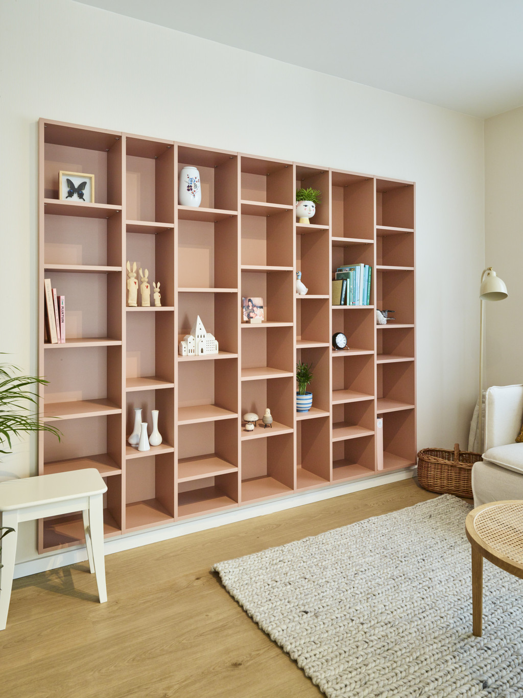 Roze dubbelzijdige bibliotheek op maat van Mevin en Pieter uit Blind Gekocht in Hasselt