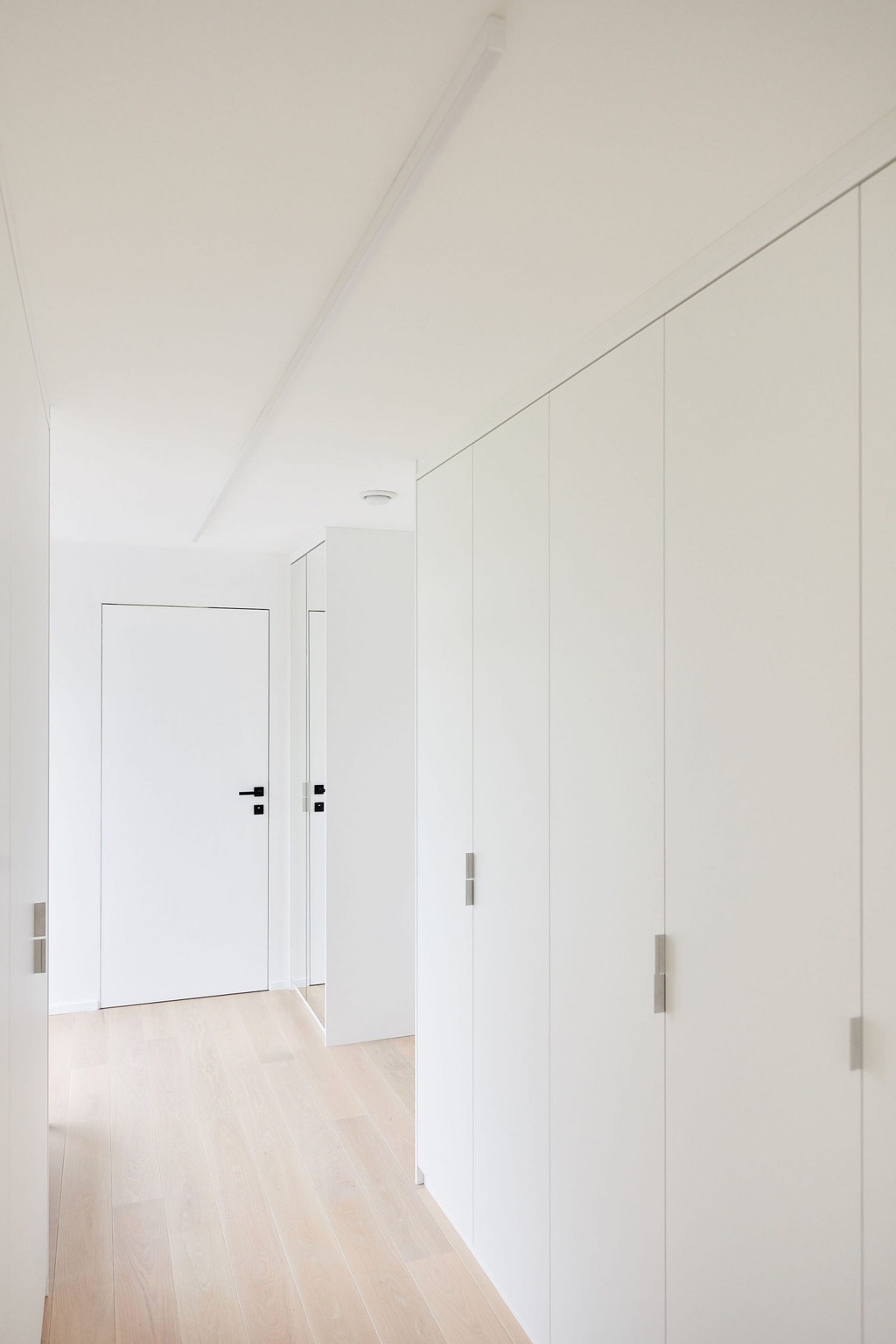 inrichten witte dressing kast op maat