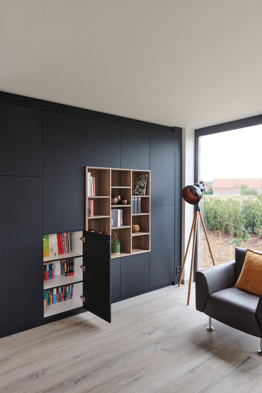 Meuble salon sur mesure en noir mat