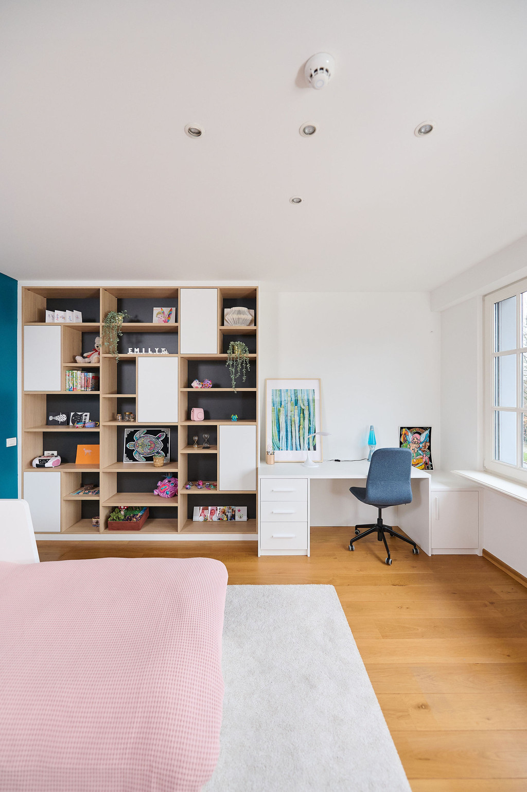 Bureau bibliothèque dans la chambre à coucher sur mesure de Emily à Anvers