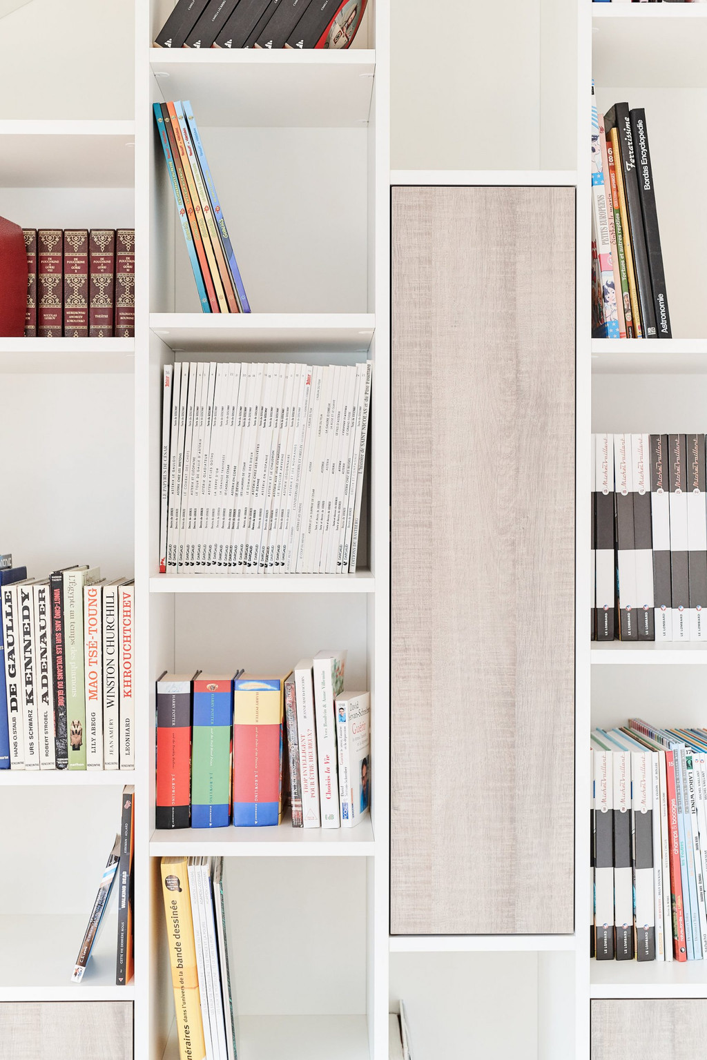 witte-boekenkast-op-maat-gemaakt-Camber