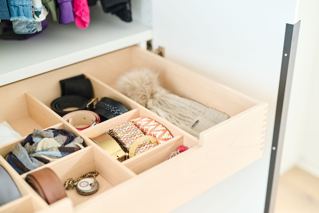 Lade op maat met compartimenten in dressing van Ilse en Frédéric uit Ons huis/nieuw huis