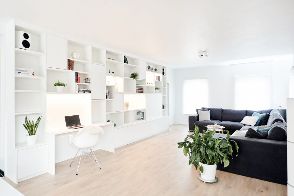 kleine ruimtes inrichten bureau in woonkamer