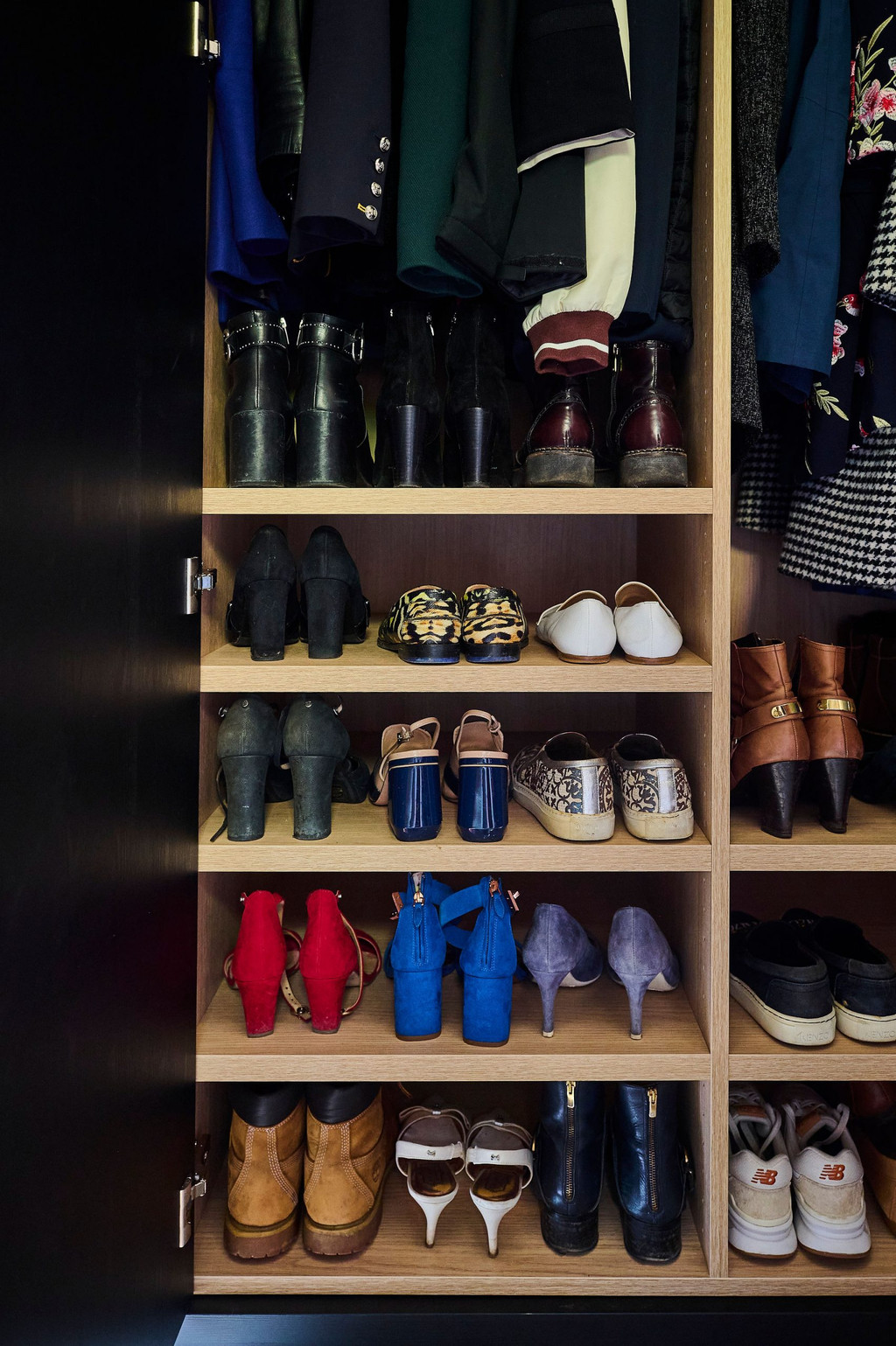 Vestiairekast op maat met ruimte voor jassen en schoenen