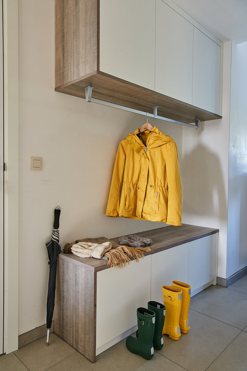 placard de rangement sur mesure tringle manteaux
