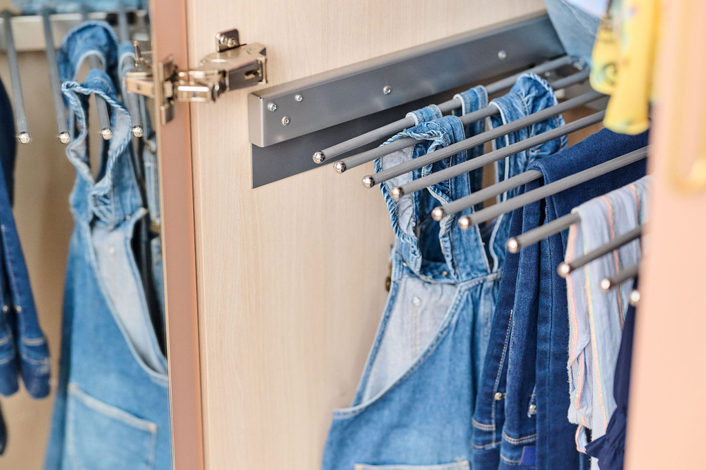 porte-pantalons sur mesure chambre fille