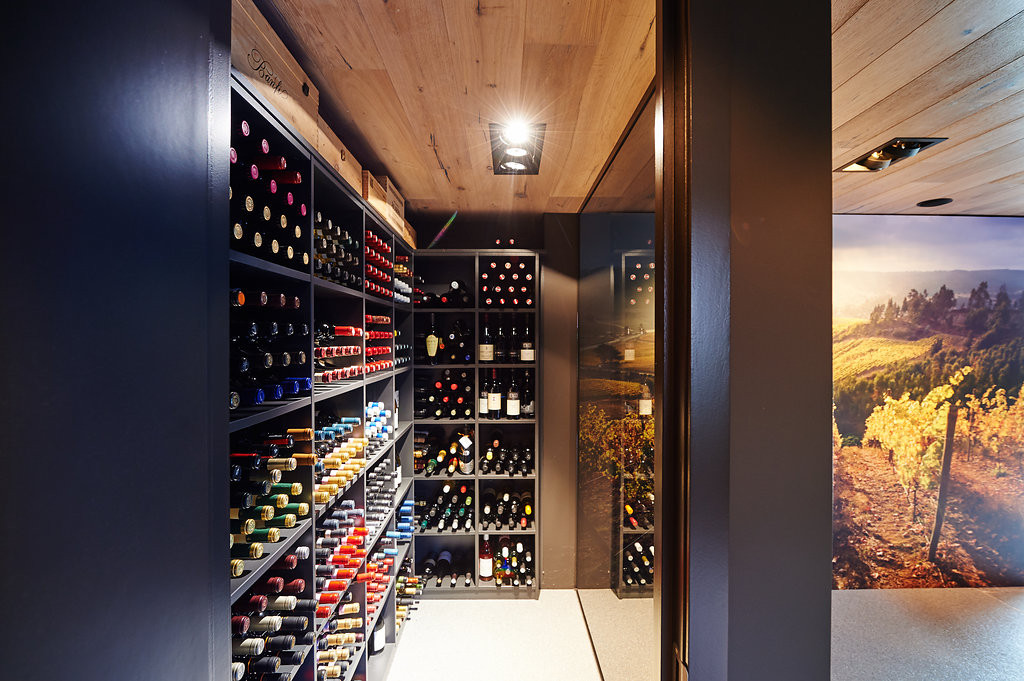 rangement placard sur mesure cave a vin