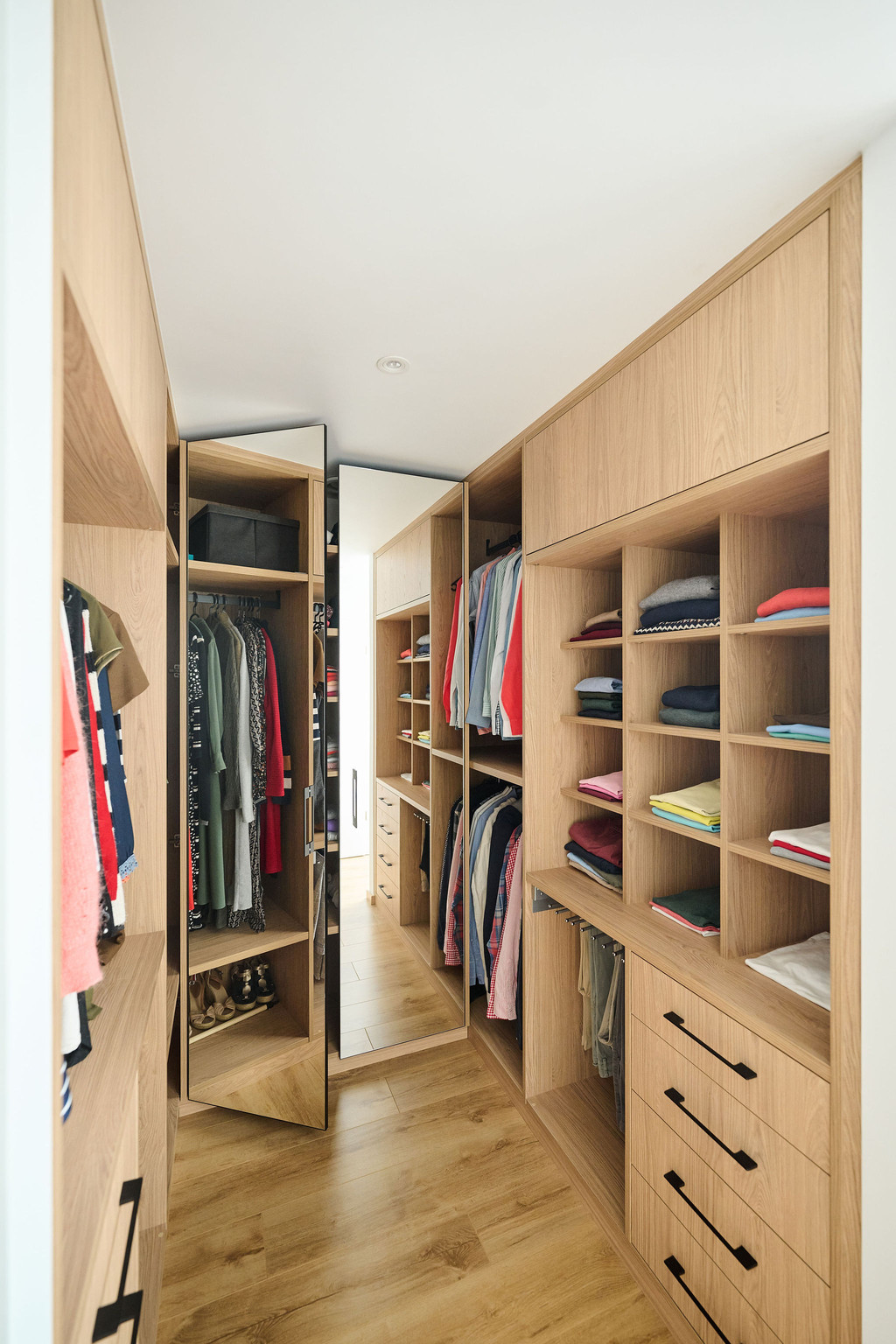 Grote open dressing in hout