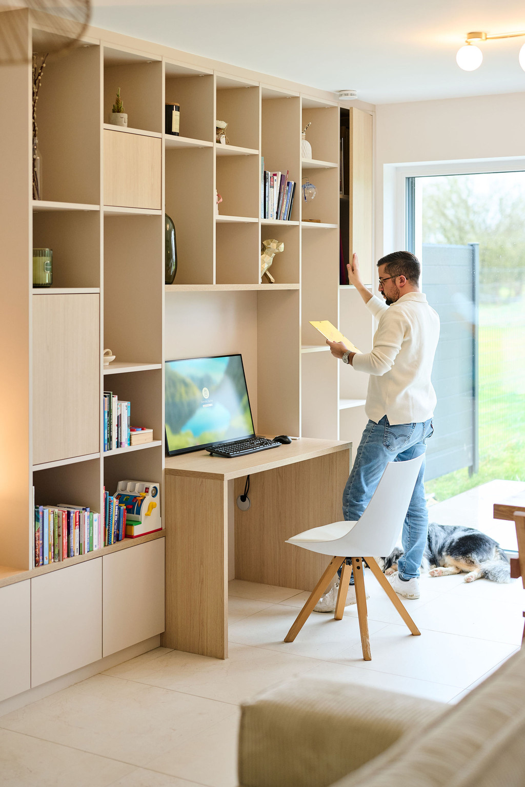 Bureau sur mesure dans le salon