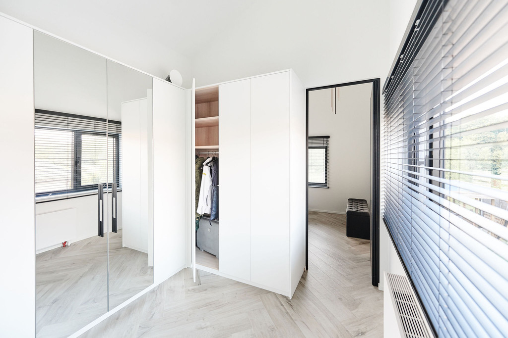 placards sur mesure sous toit en pente dressing