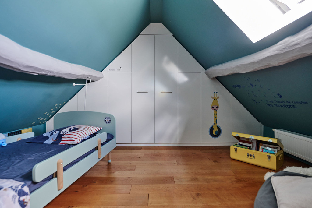 zolder slaapkamer opbergruimte kasten op maat Camber master bedroom