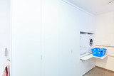 placards de rangement sur mesure buanderie blanche
