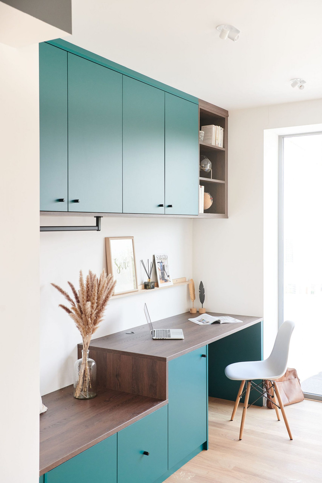 aménagement bureau bleu sur mesure