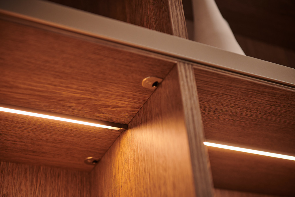 Eclairage LED dans le meuble salon sur mesure