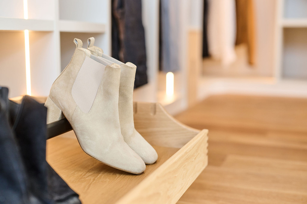 Uitrekbare plank voor schoenen