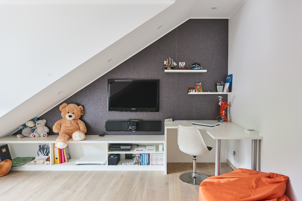 inrichting tienerkamer op maat onder trap Camber