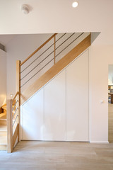 Meuble vestiaire pour hall d'entrée sous pente