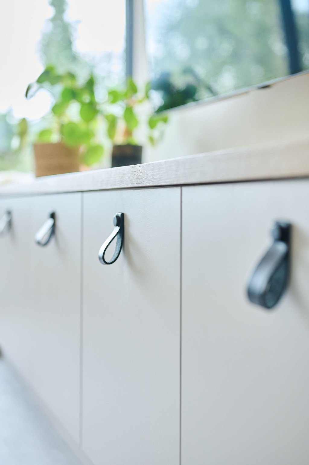 Meuble de rangements sur mesure de Tineke et Derko à Kerkhove dans l'émission Ons huis/nieuw huis
