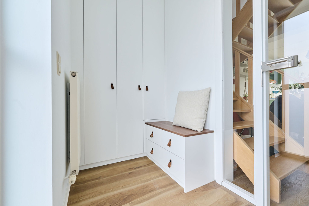 vestiaire blanc sur mesure avec amenagement idéale