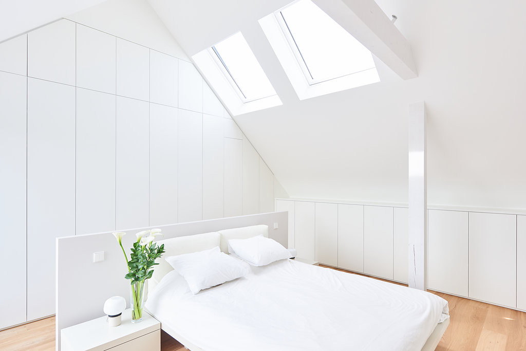 zolder slaapkamer opbergruimte kasten op maat Camber master bedroom