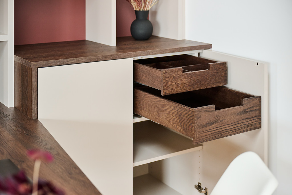 Showroom Charleroi - bureau rouge oxyde 5