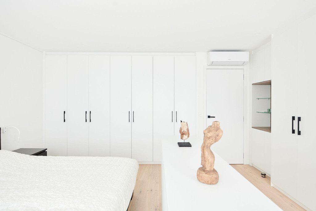 Chambre à coucher sur mesure avec meuble de pied de lit