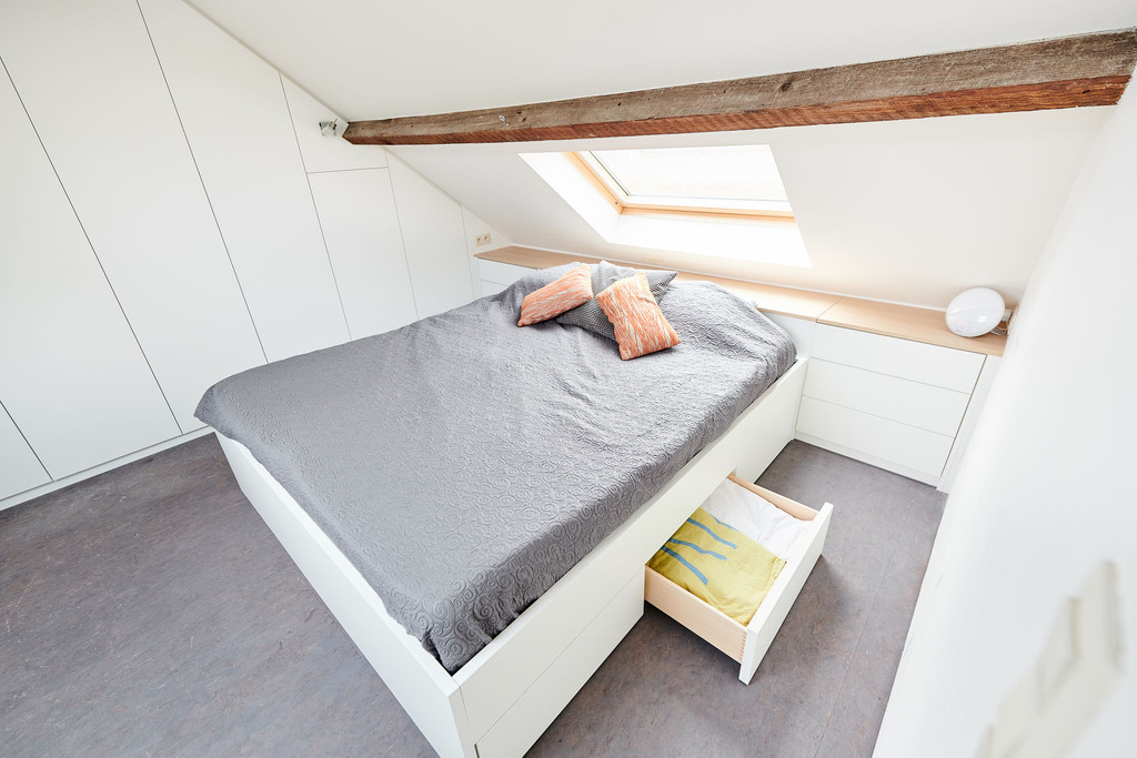 aménager petit espace tiroirs sous lit