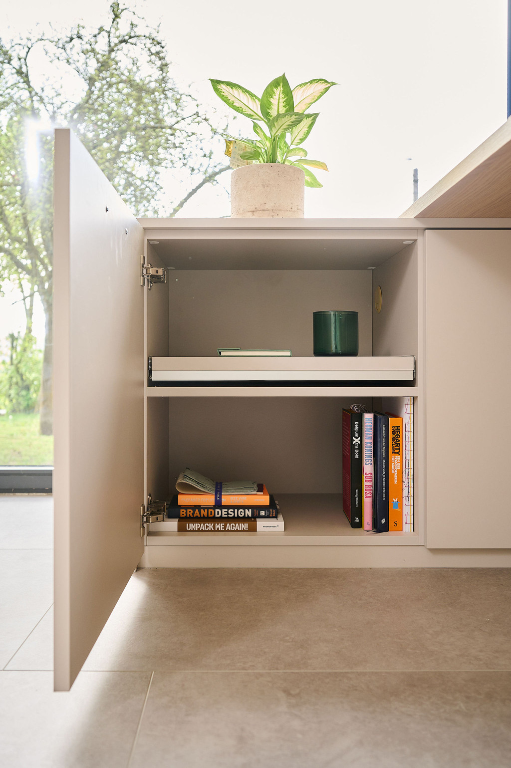 Meuble de bureau sur mesure de Tineke et Derko dans l'émission Ons huis/nieuw huis