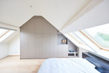 zolder slaapkamer opbergruimte kasten op maat Camber master bedroom