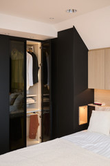 Rangement chambre sur mesure noir et moderne