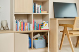 Bureau sur mesure dans meuble de salon