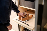 Vestiaire etagère coulissante pour les chaussures