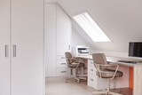 grenier sous pente aménagement sur mesure VELUX Camber bureau