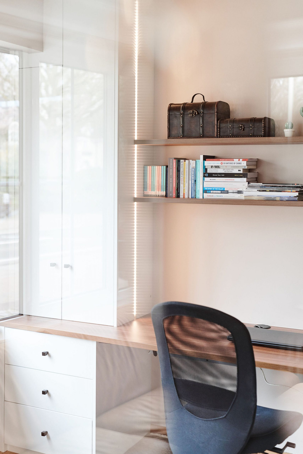 grote bureau inrichten kasten op maat