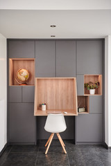bureau encastré sur mesure à domicile