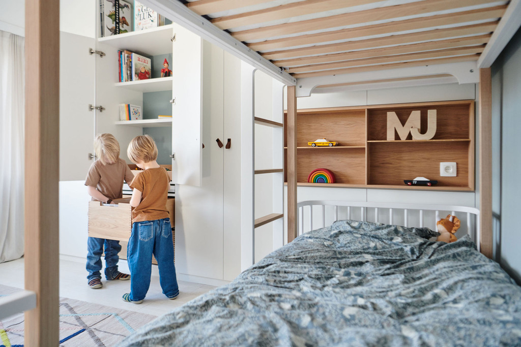 placard sur mesure dans une chambre d'enfants