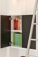 Rangement sur mesure pour livres dans le bureau de Kathiane à Wavre