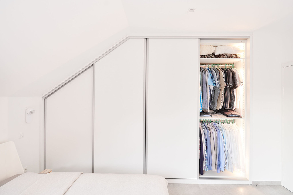 inrichten witte dressing kast op maat
