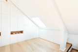 Gesloten dressing op maat onder het dak Camber