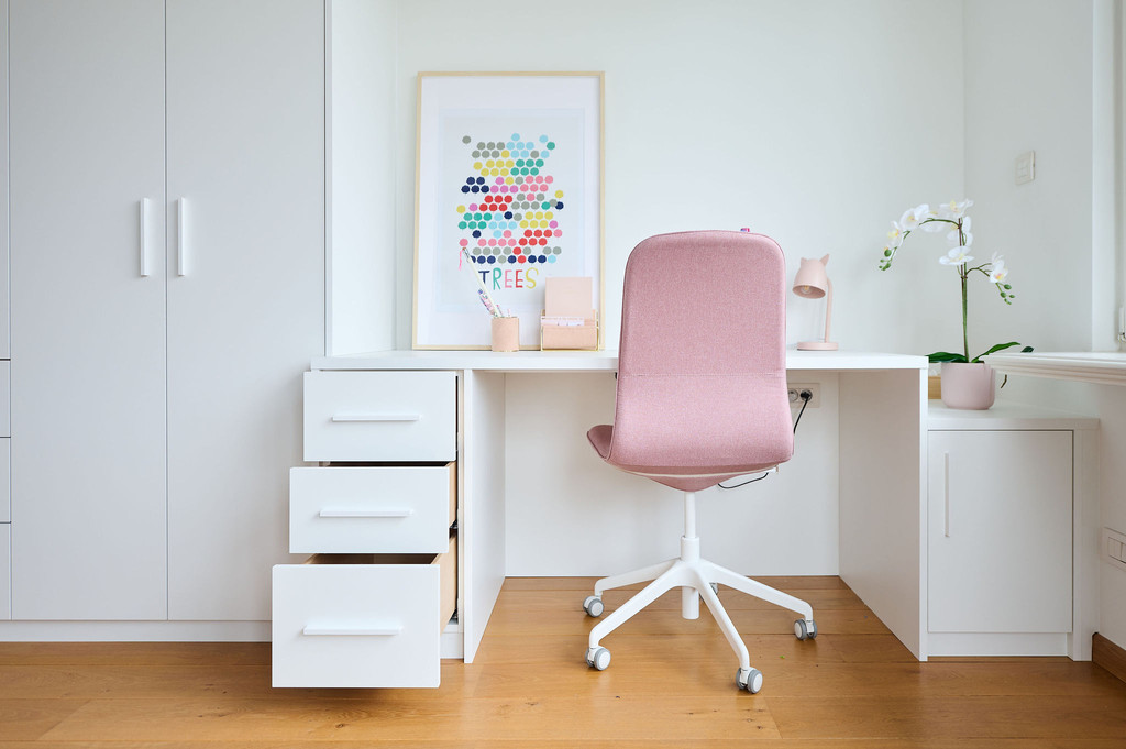 Bureau sur mesure avec espace de rangement