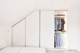 amenagement petit espace dressing sur mesure blanc
