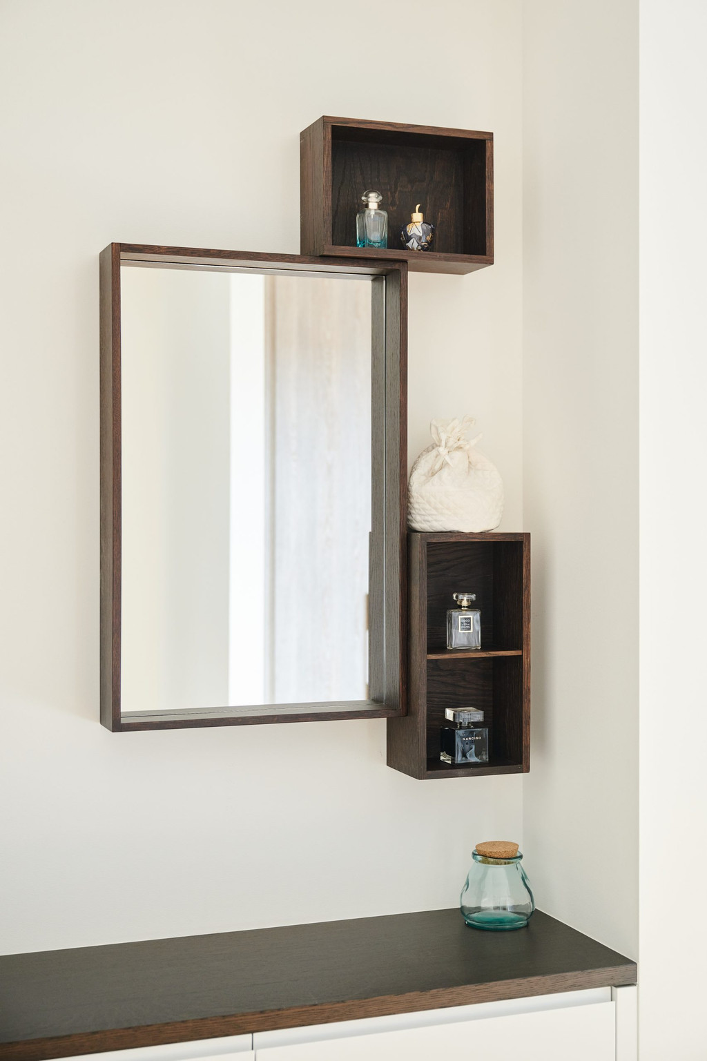 Boxes suspendues en bois avec miroir,